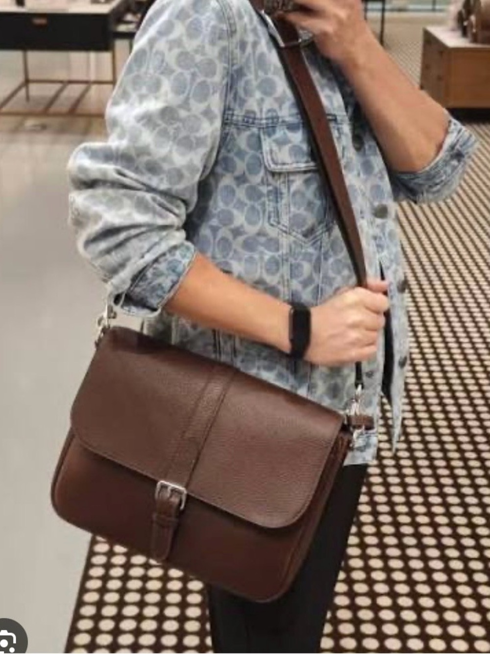 Coach Warner Messenger bag Pebbled Leather Chocolate brown